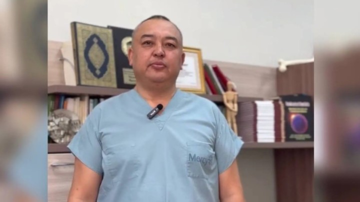 Қазақстандық дәрігер 10 сағат арпалысып, ұшақтағы жолаушыны құтқарды