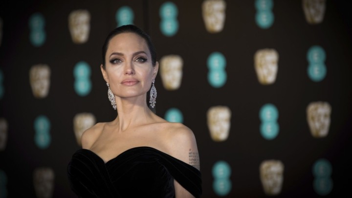 Анджелина Джоли өзін өлтіру үшін киллер жалдамақ болған: Актрисаның ел білмейтін құпиясы ашылды