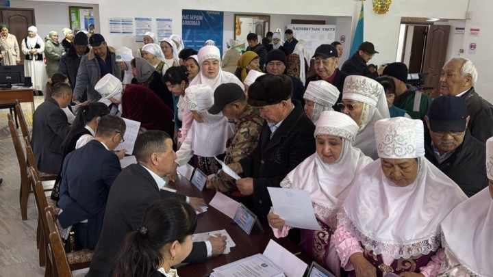 Қызылордада Ыбырай Жақаев әулетінің 9 келіні референдумда бірге дауыс берді