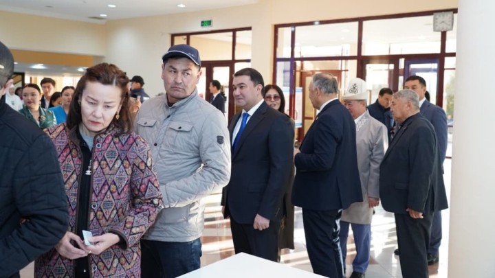 Түркістан облысында референдумға келушілердің қарасы қалың