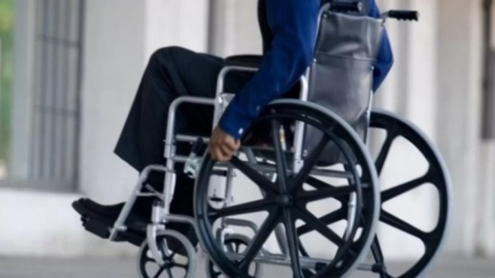 Өскеменде жүзге жуық мүгедектің жеке көмекшілері жәрдемақыларын ала алмаған