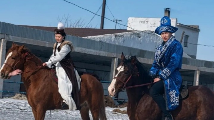 Ақмолада түрме қызметкерлері «қыз қуу» ойнап көзге түсті