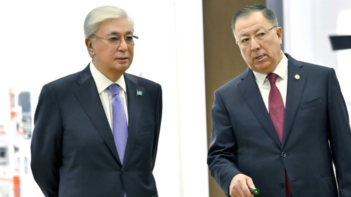 Тоқаев Қазақ ұлттық университетінің ғылыми әлеуетімен танысты