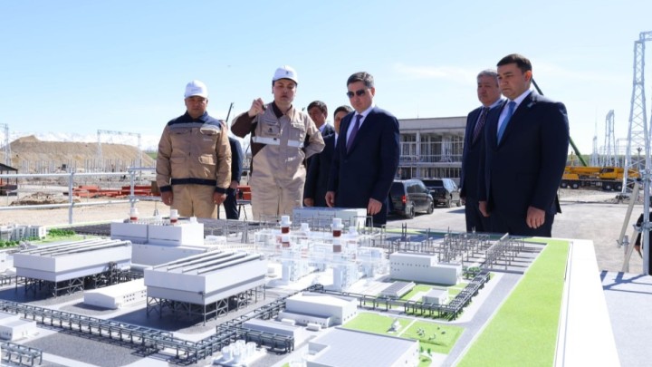 Бектенов Түркістандағы ірі электр стансасының құрылысын тексерді