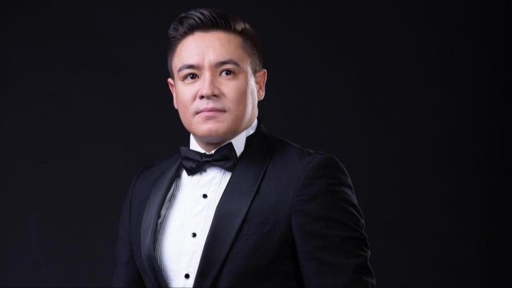 Қайрат Түнтеков үйленген бе: Танымал әнші отбасы туралы ел естімеген шындығын айтты (ВИДЕО)