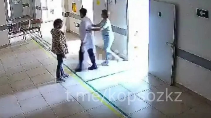 Астанада медицина қызметкеріне шабуыл жасаған ер адам ұсталды