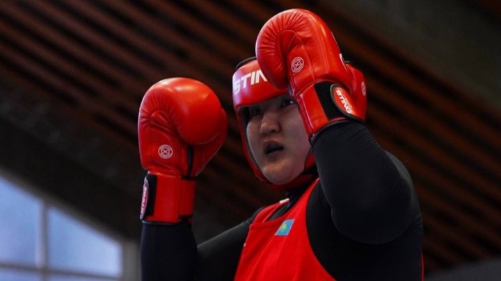 Екінші алтын: Тағы бір отандасымыз бокстан Азия чемпионы атанды