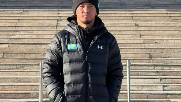 Махмұд Сабырхан Азия чемпионы атанған боксшы қызға 500 мың теңге «көрімдік» берді