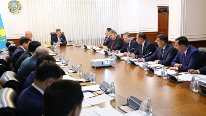 Бектенов көлік-транзиттік әлеуетті дамыту бойынша кеңес өткізді