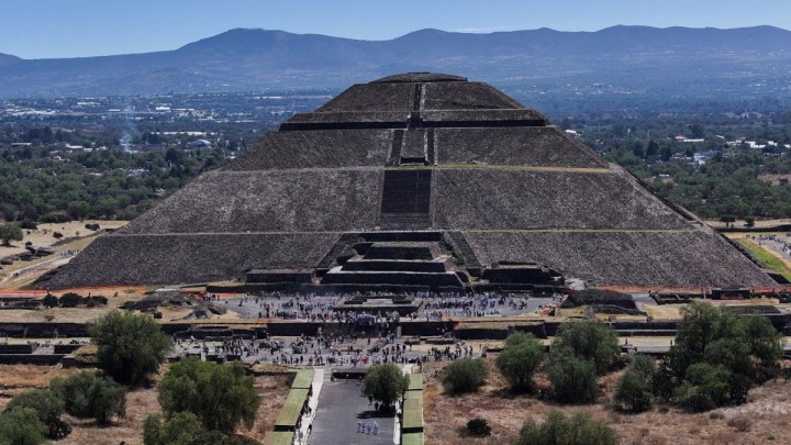 Мексикада қарулы адам туристерге оқ атып, бір адам қаза тапты