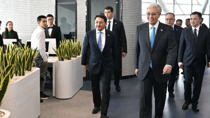 Президент Қасым-Жомарт Тоқаев Alem.ai халықаралық жасанды интеллект орталығын аралап көрді