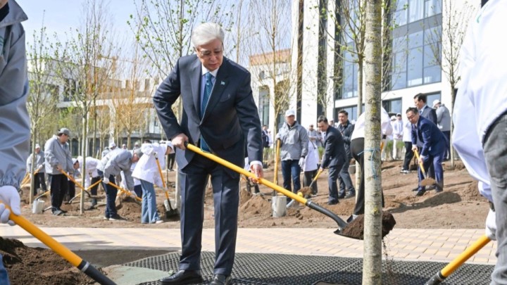 Мемлекет басшысы «Таза Қазақстан» республикалық экологиялық акциясына қатысты