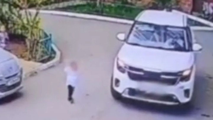 Астанада екіге толмаған баланы көлік қағып, көз жұмды