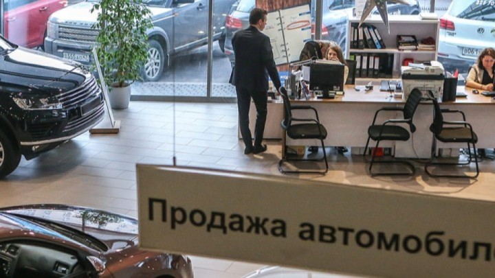 Таразда көлік сату орталығының менеджері 334 млн теңге жымқырған