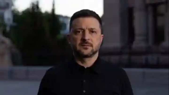 Зеленский: Украина Ресейдің соққыларына «әділ» жауап қайтарады