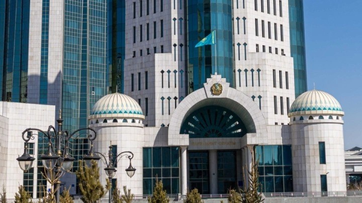 Парламент палаталарының бірлескен отырысы басталды: үш заң жобасы қаралады