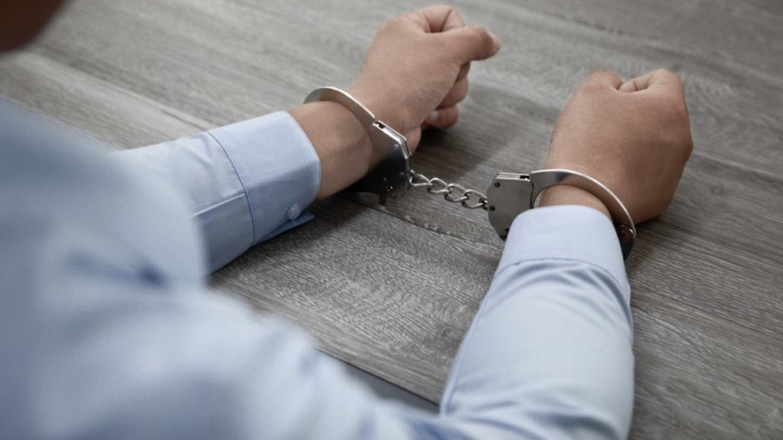 Италияның экс-елшісі шенген визасын заңсыз рәсімдеді деген күдікпен қамауға алынды