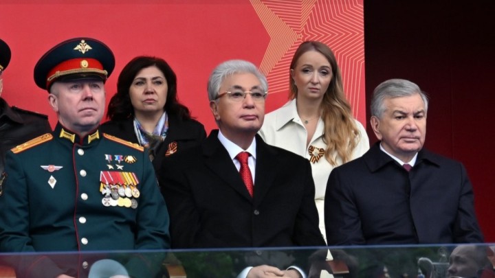 Тоқаев Мәскеуде Қызыл алаңдағы Жеңіс шеруіне қатысты