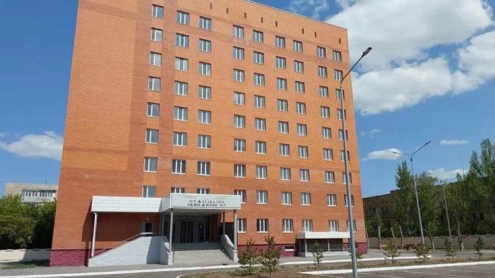 Қарағандыда 21 жастағы үндістандық студент жатақхананың терезесінен құлап қайтыс болды