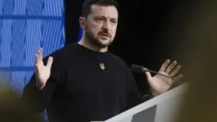 Зеленский Путинмен тікелей келіссөз жүргізуге дайын екенін мәлімдеді