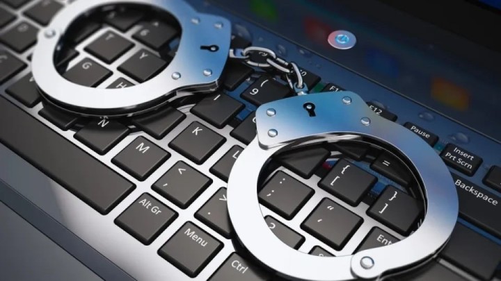Алматыда атышулы Kizdar.net порталының ұсталды