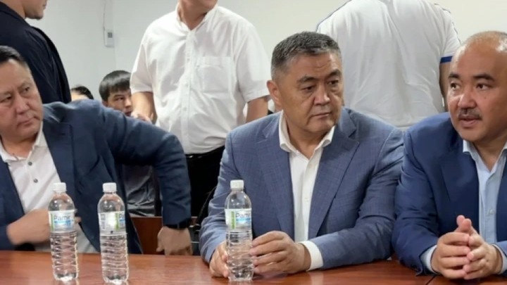 Қамшыбек Тәшиевке қатысты сот қайтадан жабық форматқа көшірілді