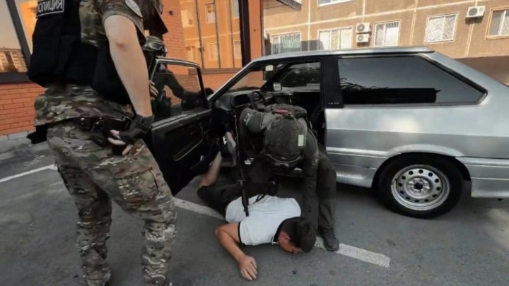 Павлодар облысында студенттерді бопсалап келген қылмыстық топ қолға түсті (ВИДЕО)