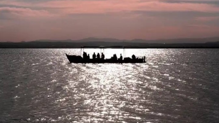 Вьетнамда туристер мінген қайық аударылып, 15 адам көз жұмды