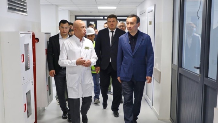 Ұлытау облысының әкімі Жезқазғандағы әлеуметтік және инфрақұрылымдық нысандарды аралады