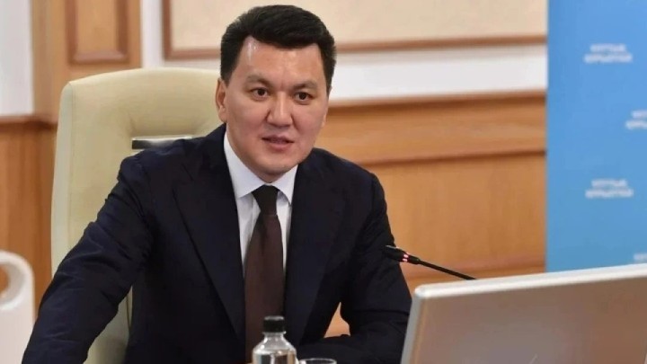 Ерлан Қарин тойдағы даулы видеоға қатысты пікір білдірді