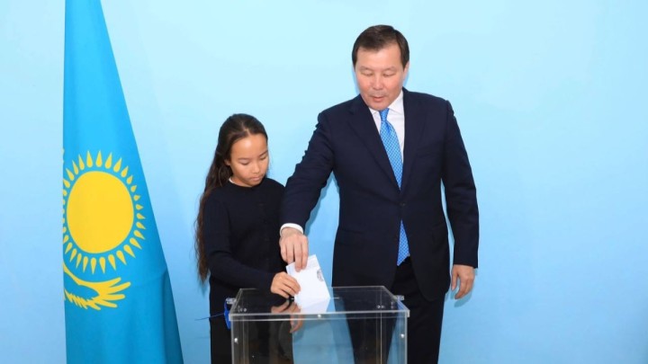 Ақтөбе облысының әкімі тарихи Құрылтай сайлауында дауыс берді