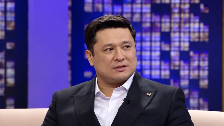 "Екеуміз некелескенбіз деді": Жанатбек Бәйтеков соңынан қалмай қойған әйел туралы айтты