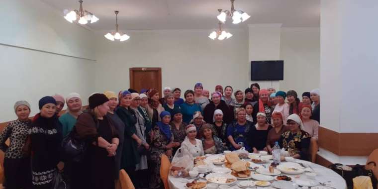 Өскеменде өрттен қаза тапқан бес қызға ас берілді