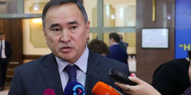 Дауылдан соң: Мырзахметов кетті, Сапарбаев келді