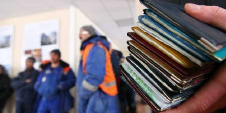 Еңбекші мигранттар енді еркін жүре алмайды