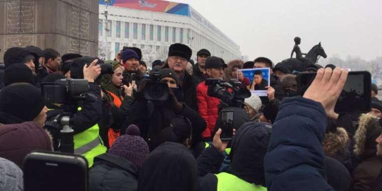 Тоқаев: Митинг рұқсат етілген жерде ғана өтуі тиіс