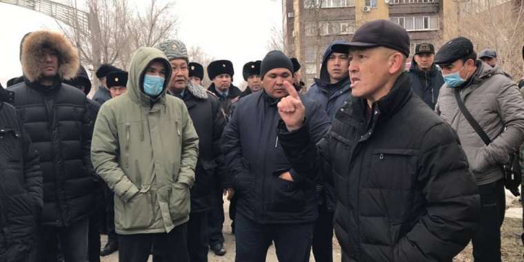 «Атып тастасаңдар да, көлік тіркейтін ақшам жоқ»