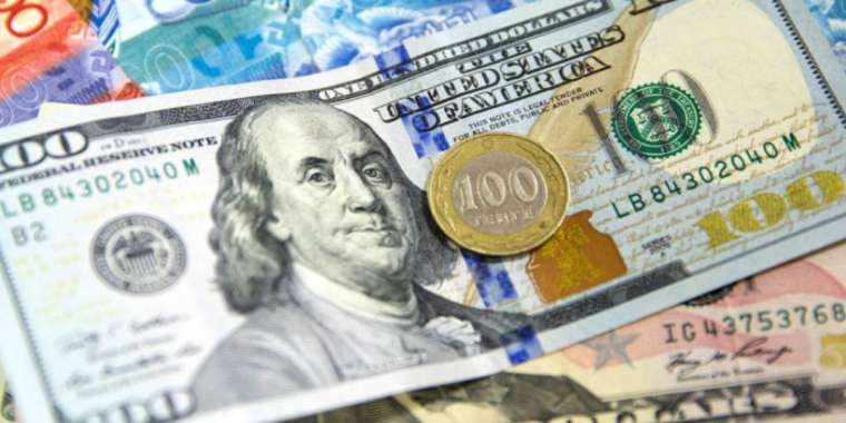 Мұнай бағасы құлдырады. Бұл теңгені де тербетіп жіберді