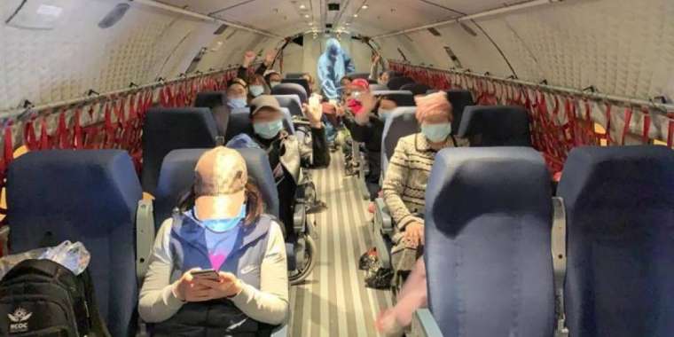 Бішкектегі қазақстандық балалар әскери ұшақпен елге жеткізілді