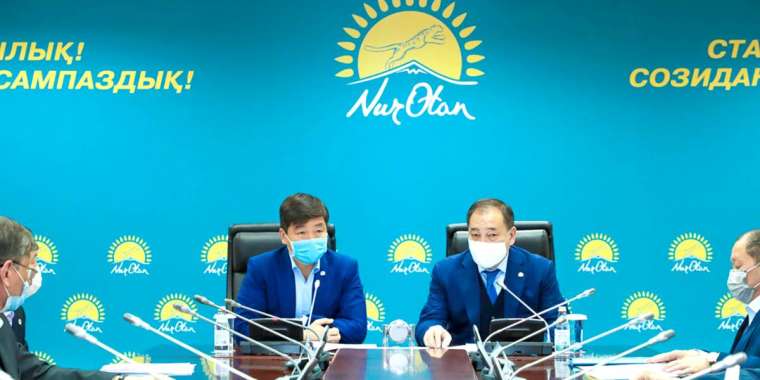 Миллионерлер ақшасын Nur Otan таратады