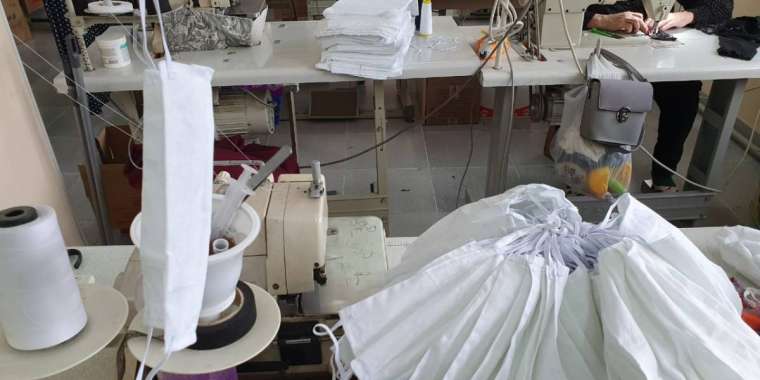 «Ауыл» партиясы ауыл халқына тегін маскалар тігіп жатыр