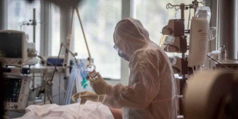 Тоқаев дәрігерлерге қалай көмектеседі?