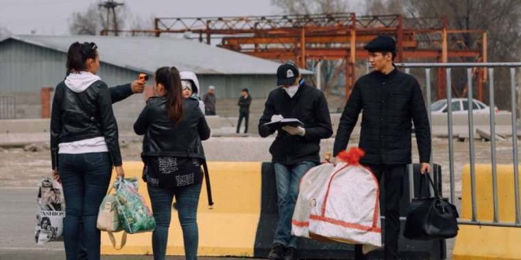 Саналы қоғам қиын кезде иық тіреседі