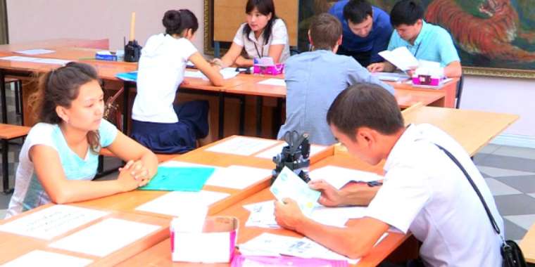 Биыл мектеп бітірушілер емтихан тапсырмайды