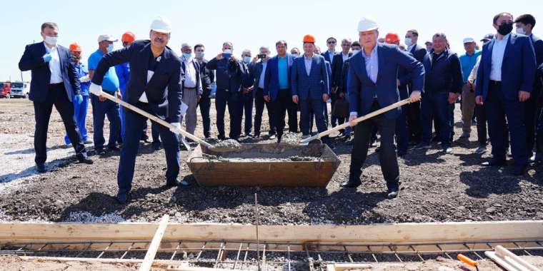 Мақтааралда екі премьер-министр құрылысты бастап кетті