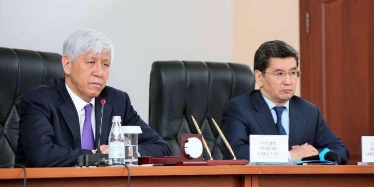 Депутат: Жемқорлыққа қарсы қызмет әкімге пара бергізбек болды