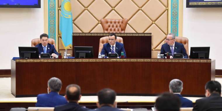 Сенат «саяси партиялар туралы» заңды қабылдады