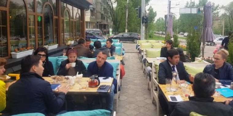 Алматыда кафелер ашыла бастады