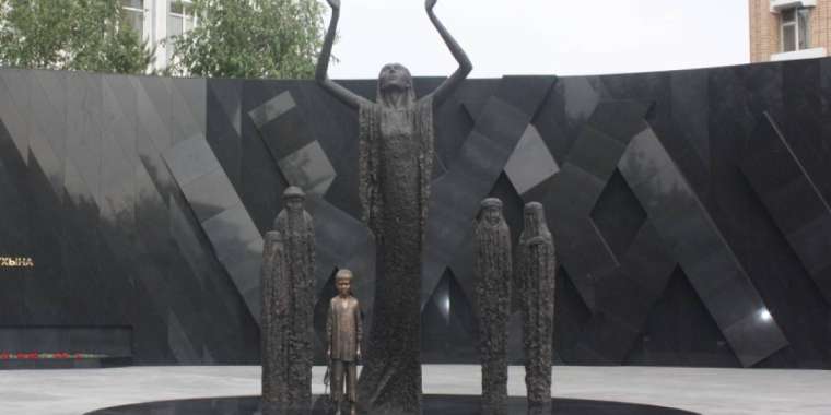 Дархан Қыдырәлі: Ашаршылық құрбандарын еске алатын арнайы «алапат қасірет» күні белгіленсе...