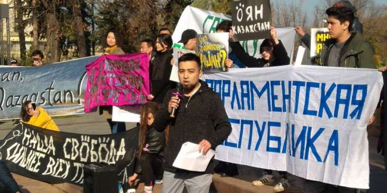 "Тоқаев жастар саясатқа аралассын деді де, бізді ұстады"